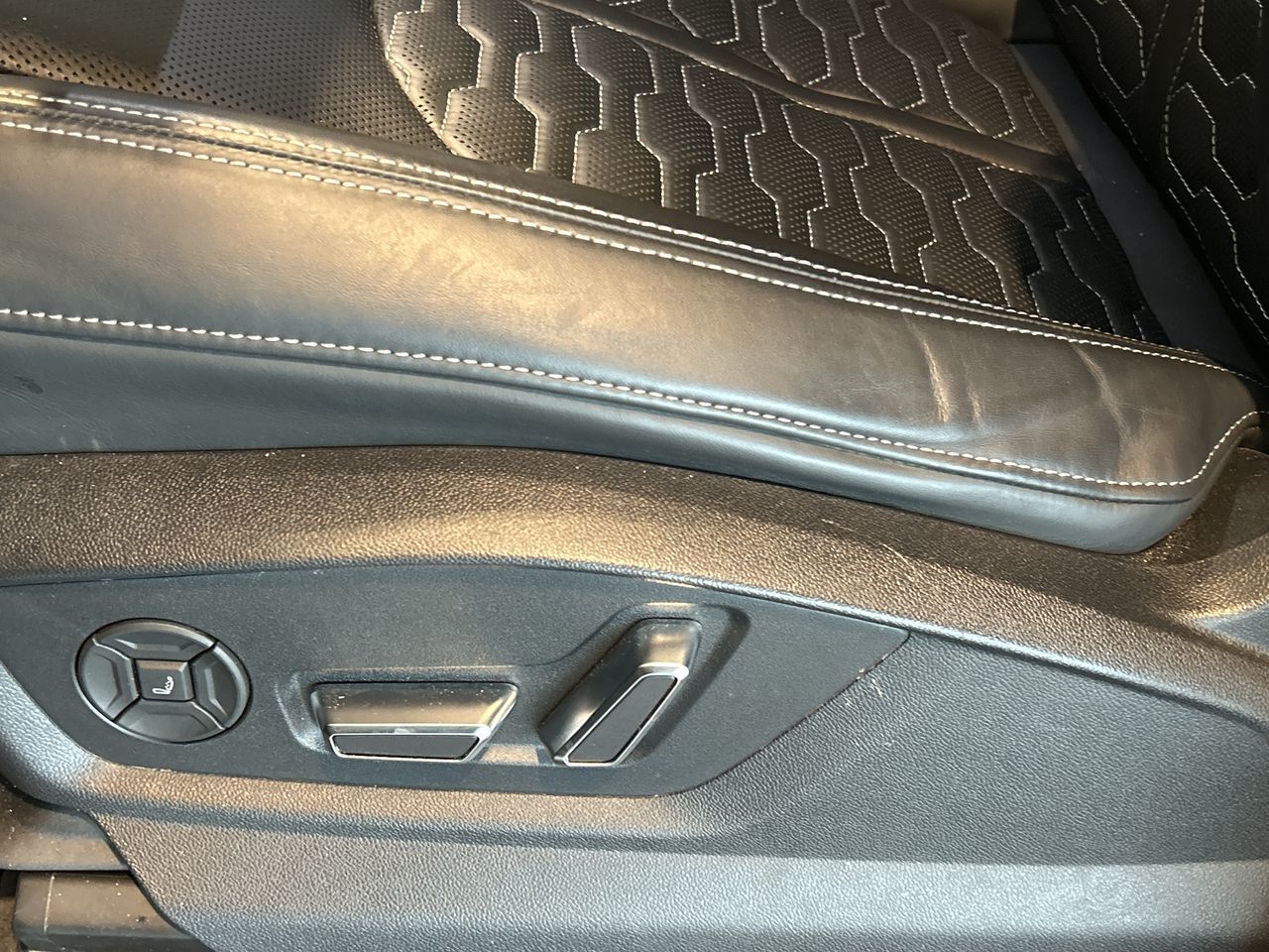 2023 Audi RS Q8 in Toronto, Ontario