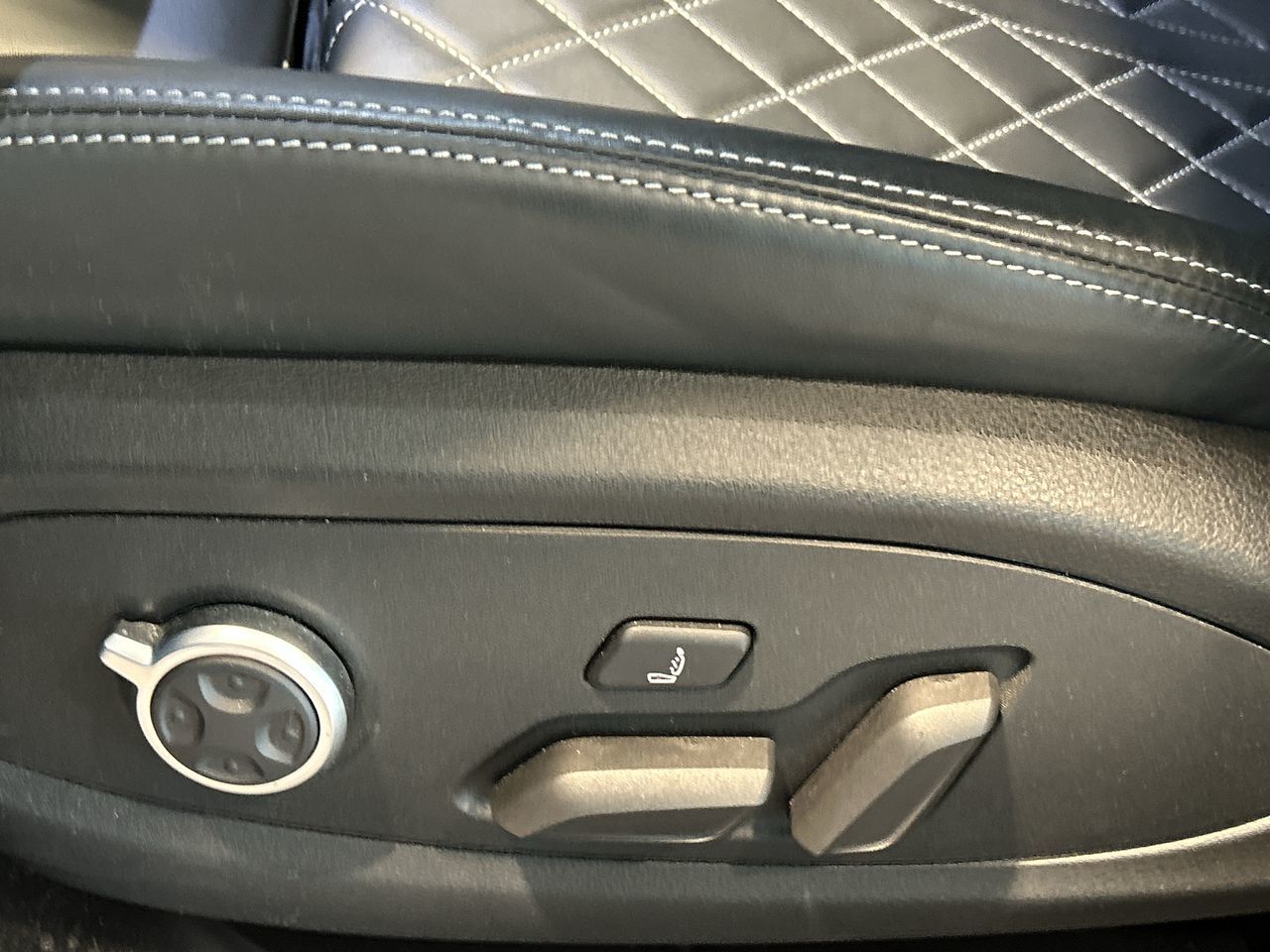 2023 Audi S4 in Toronto, Ontario