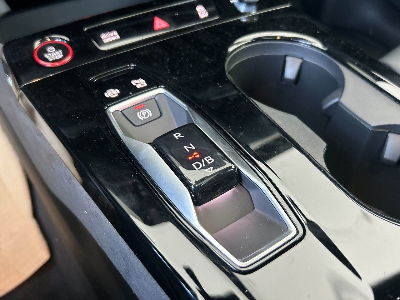 Audi SQ6 e-tron  2025 à Toronto, Ontario