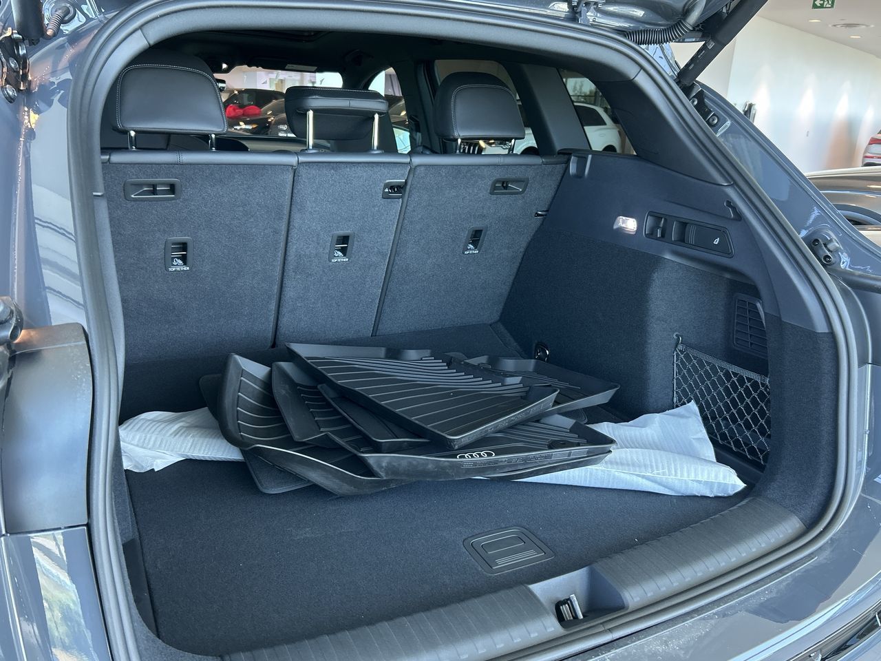 Audi SQ6 e-tron  2025 à Toronto, Ontario