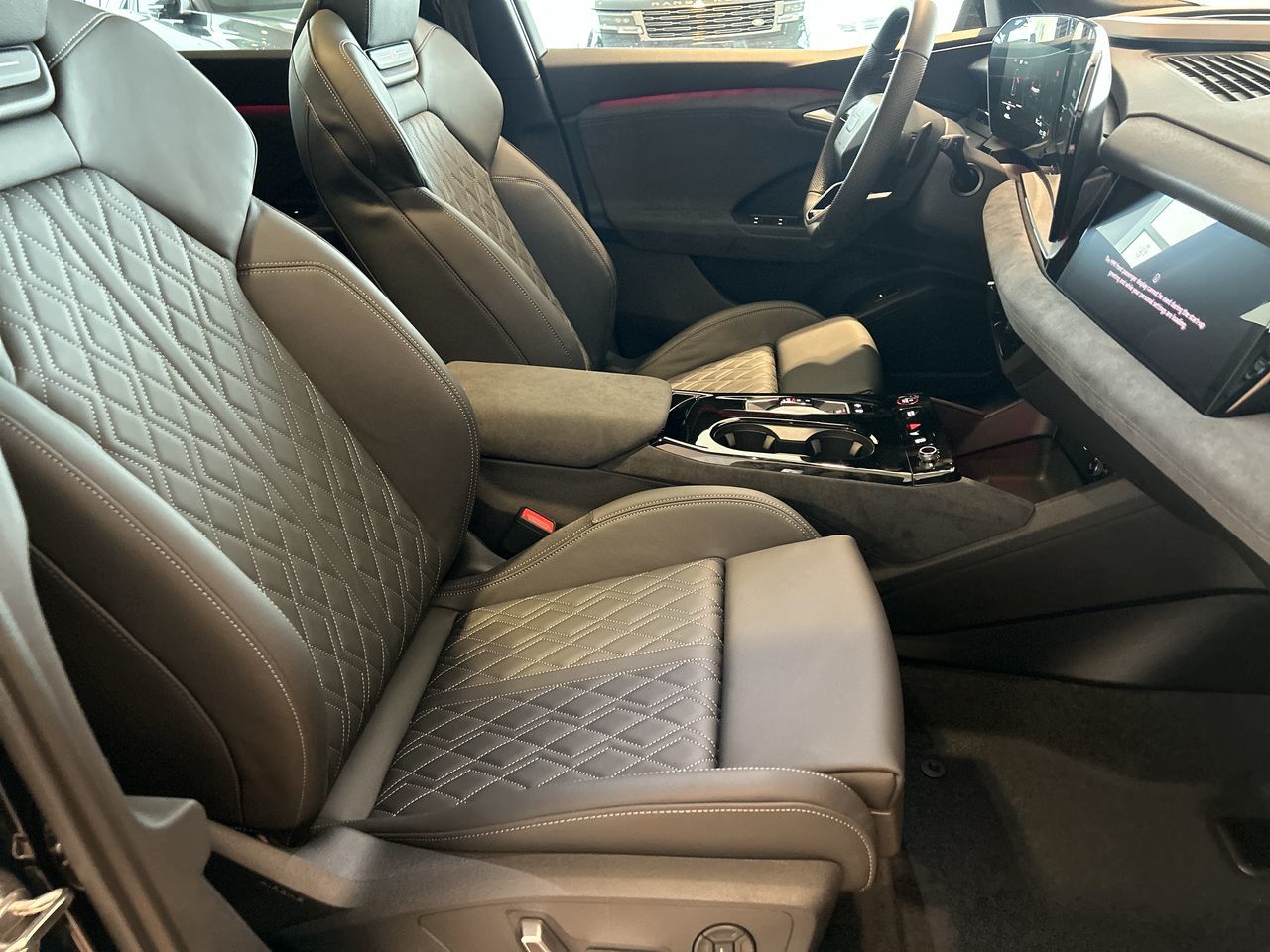 Audi SQ6 e-tron  2025 à Toronto, Ontario