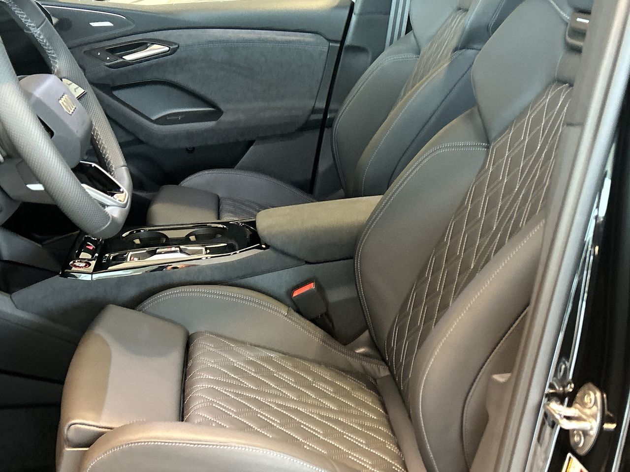 Audi SQ6 e-tron  2025 à Toronto, Ontario