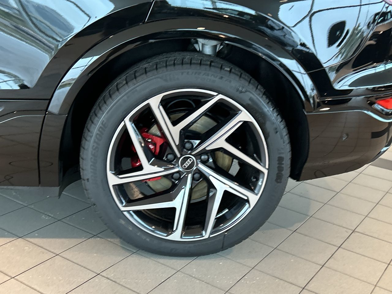 Audi SQ6 e-tron  2025 à Toronto, Ontario