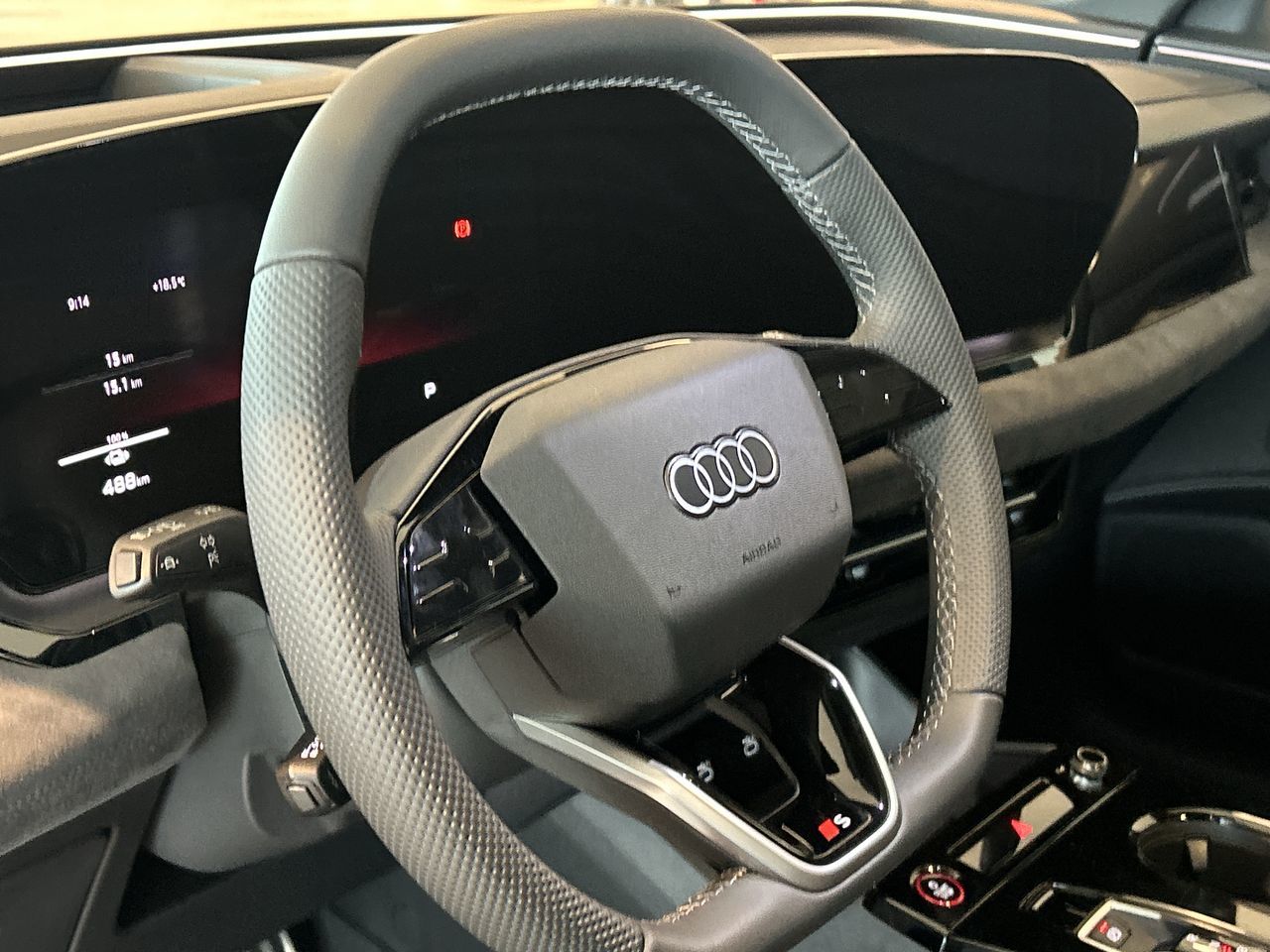 Audi SQ6 e-tron  2025 à Toronto, Ontario