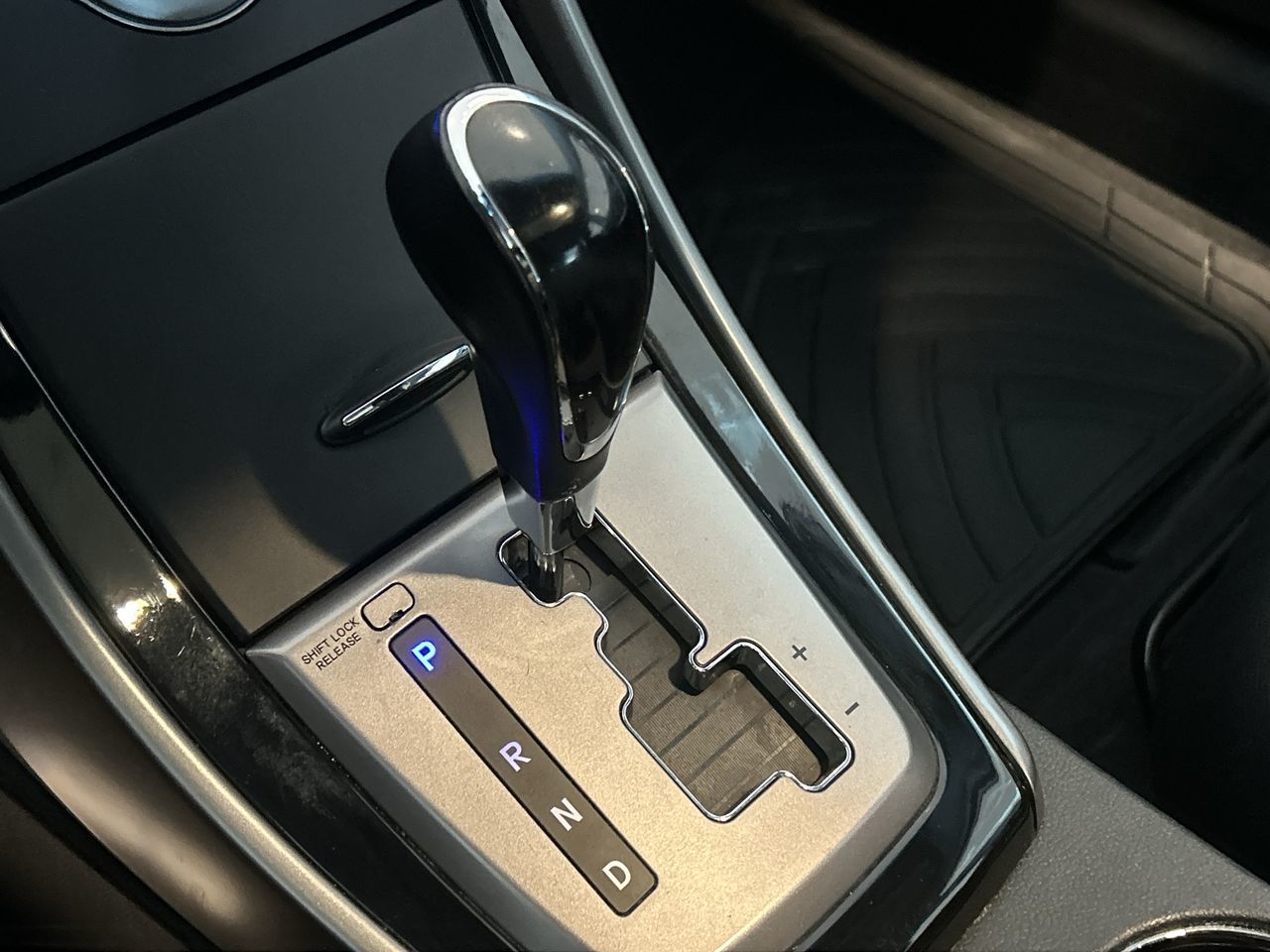 2013 Hyundai Elantra in Toronto, Ontario