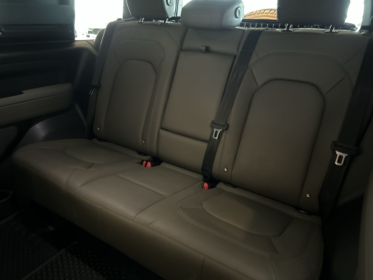 Land Rover Defender  2023 à Toronto, Ontario