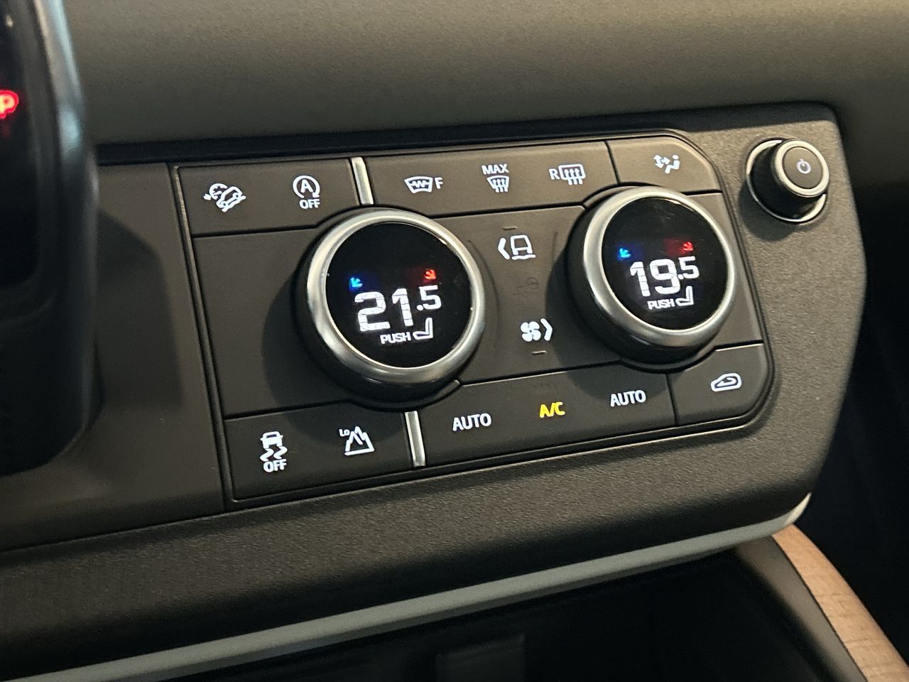 Land Rover Defender  2023 à Toronto, Ontario