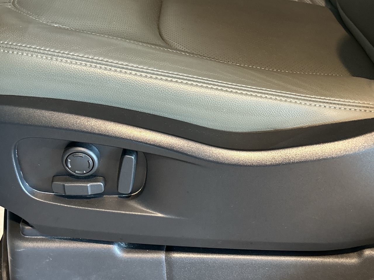 Land Rover Defender  2023 à Toronto, Ontario