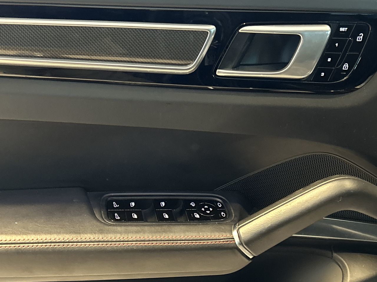 2020 Porsche Cayenne in Toronto, Ontario