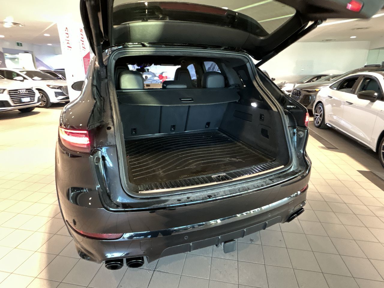 Porsche Cayenne  2023 à Toronto, Ontario