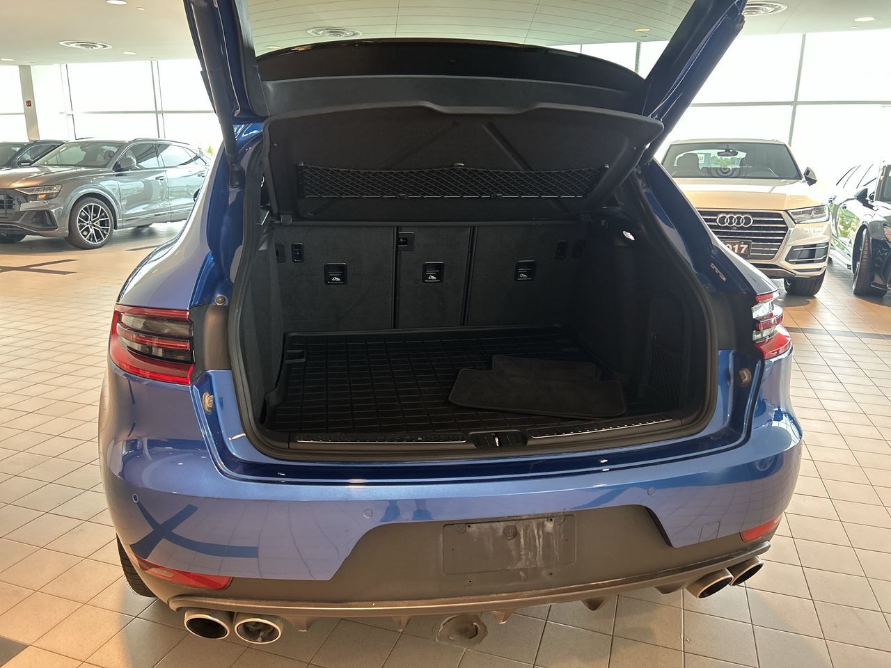 Porsche Macan  2018 à Toronto, Ontario