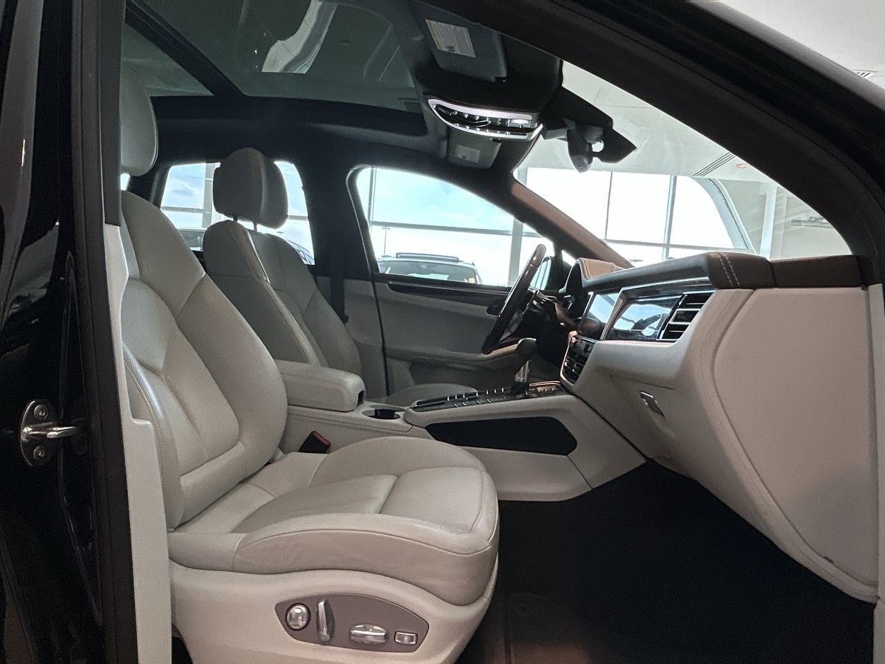 2019 Porsche Macan in Toronto, Ontario