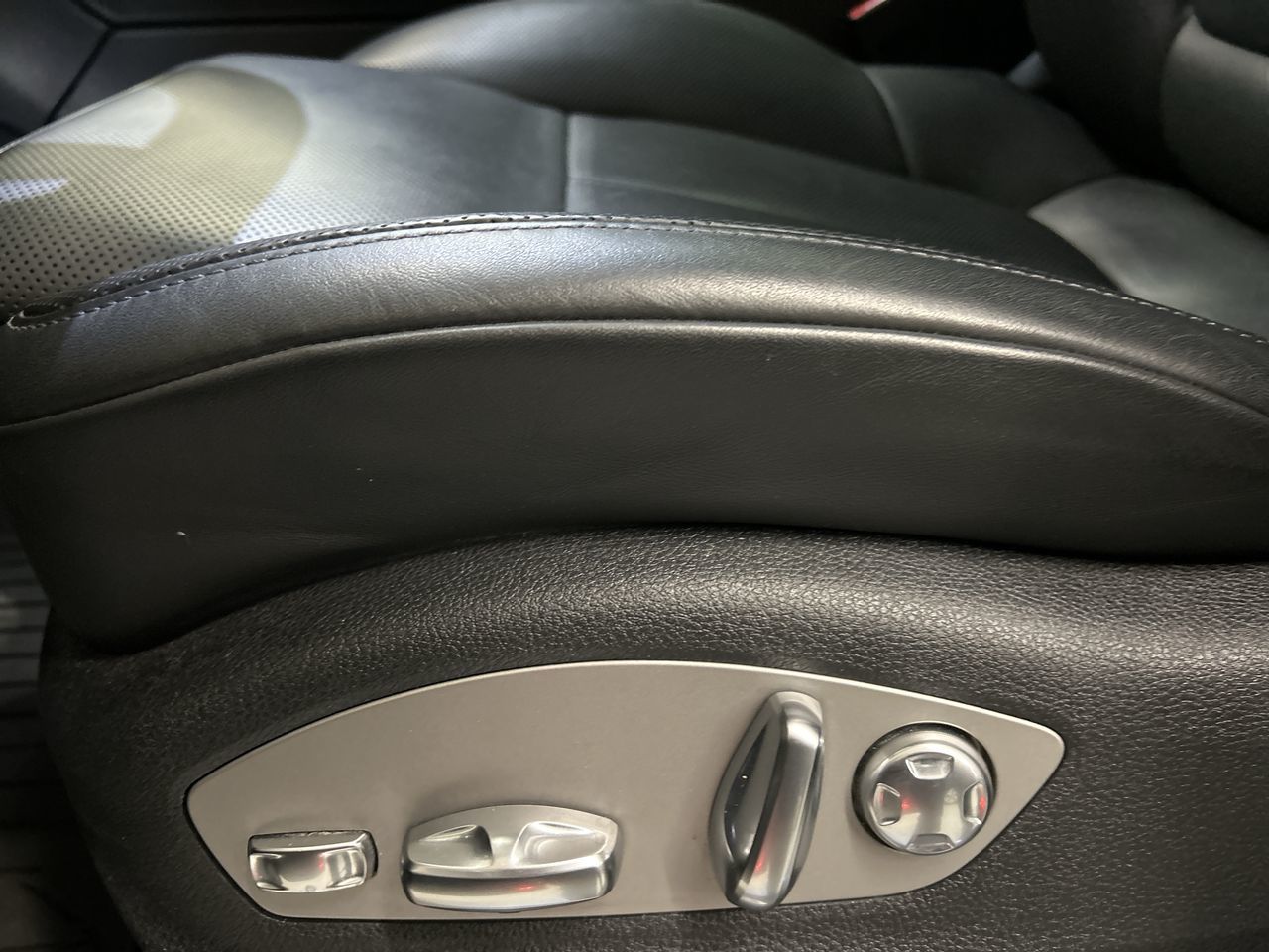 2020 Porsche Macan in Toronto, Ontario