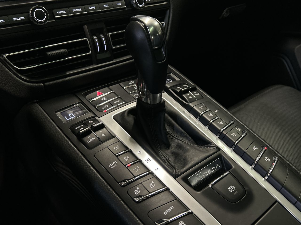 2020 Porsche Macan in Toronto, Ontario