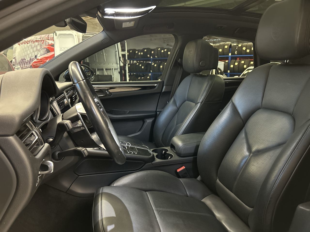 2020 Porsche Macan in Toronto, Ontario