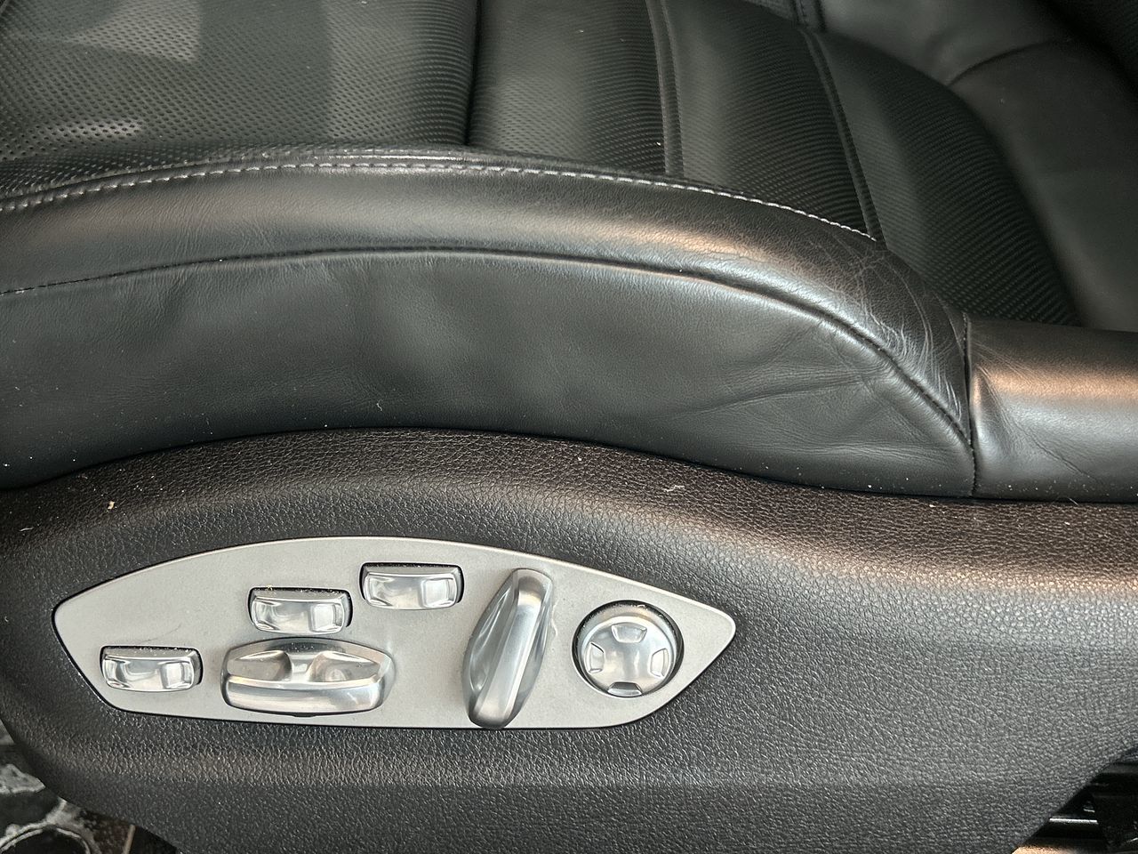 Porsche Macan  2023 à Toronto, Ontario