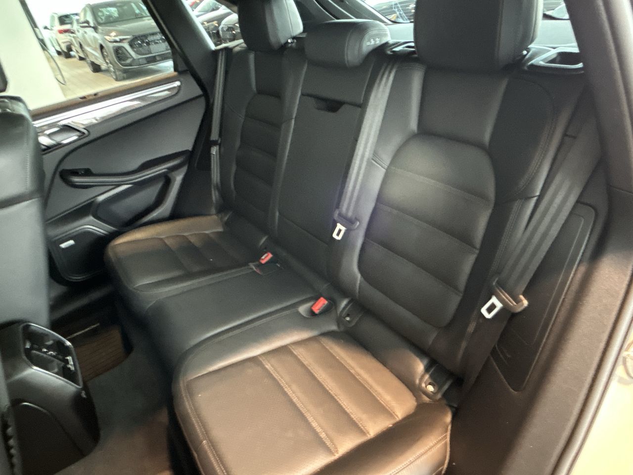 Porsche Macan  2023 à Toronto, Ontario