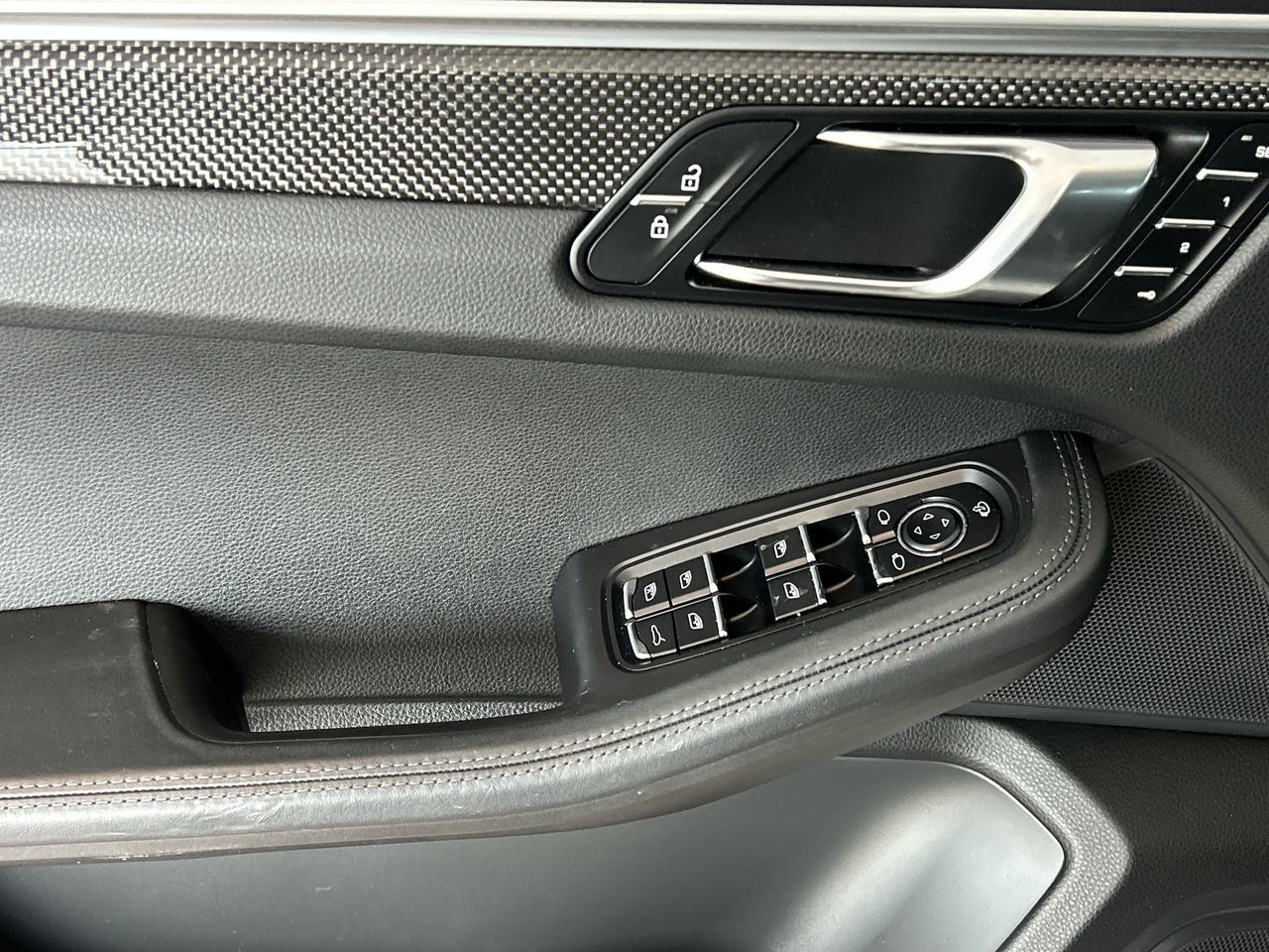 Porsche Macan  2023 à Toronto, Ontario