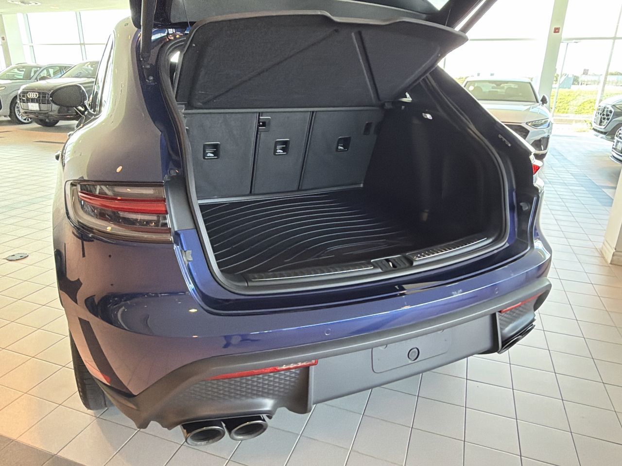 Porsche Macan  2023 à Toronto, Ontario