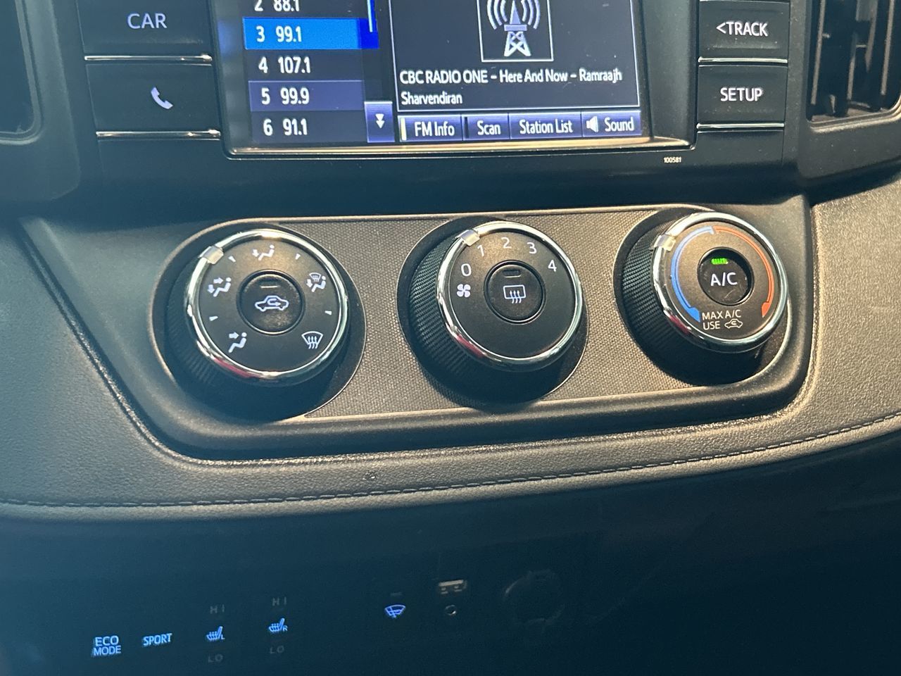 Toyota RAV4  2018 à Toronto, Ontario