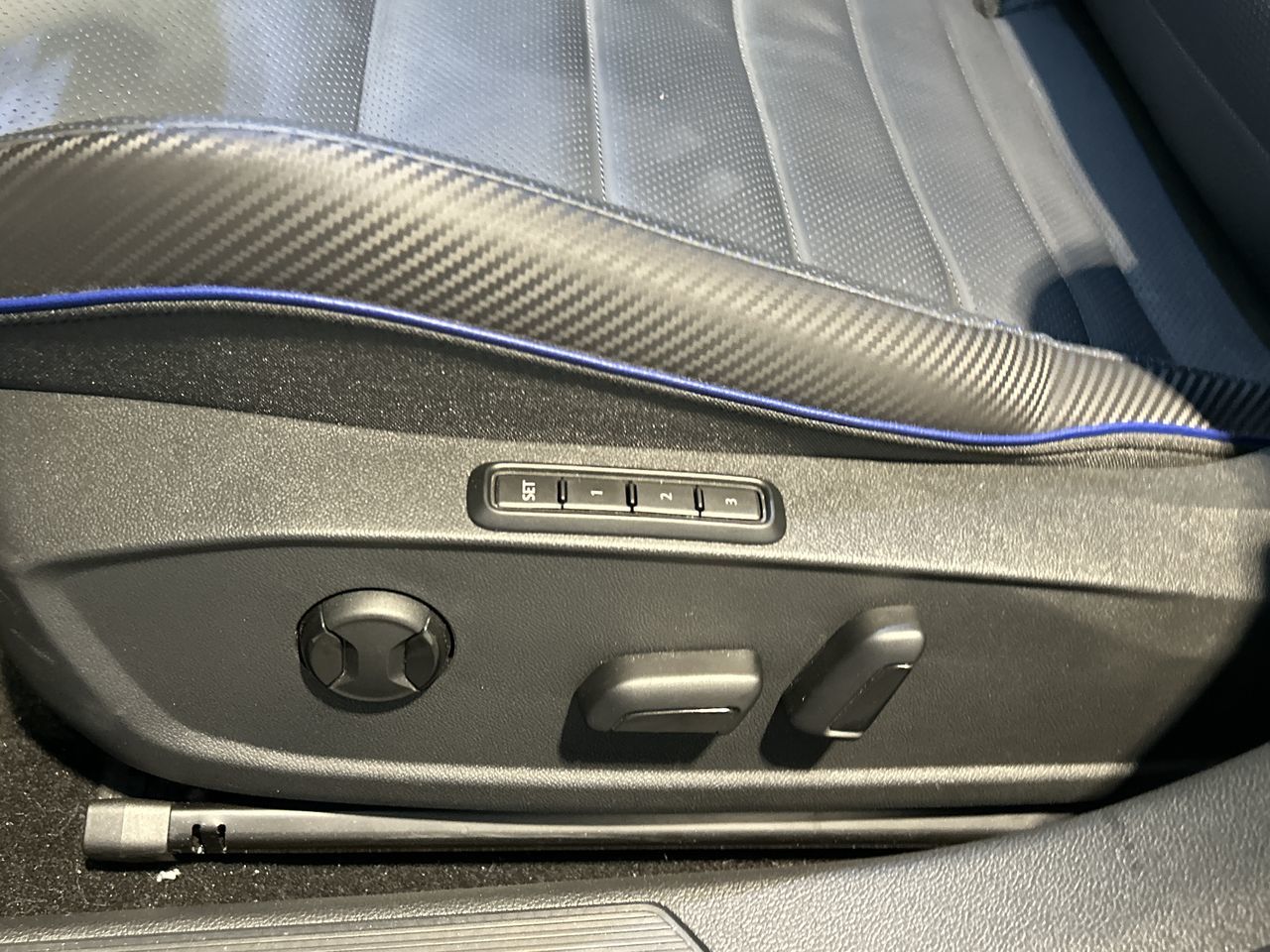 Volkswagen Golf R  2024 à Toronto, Ontario