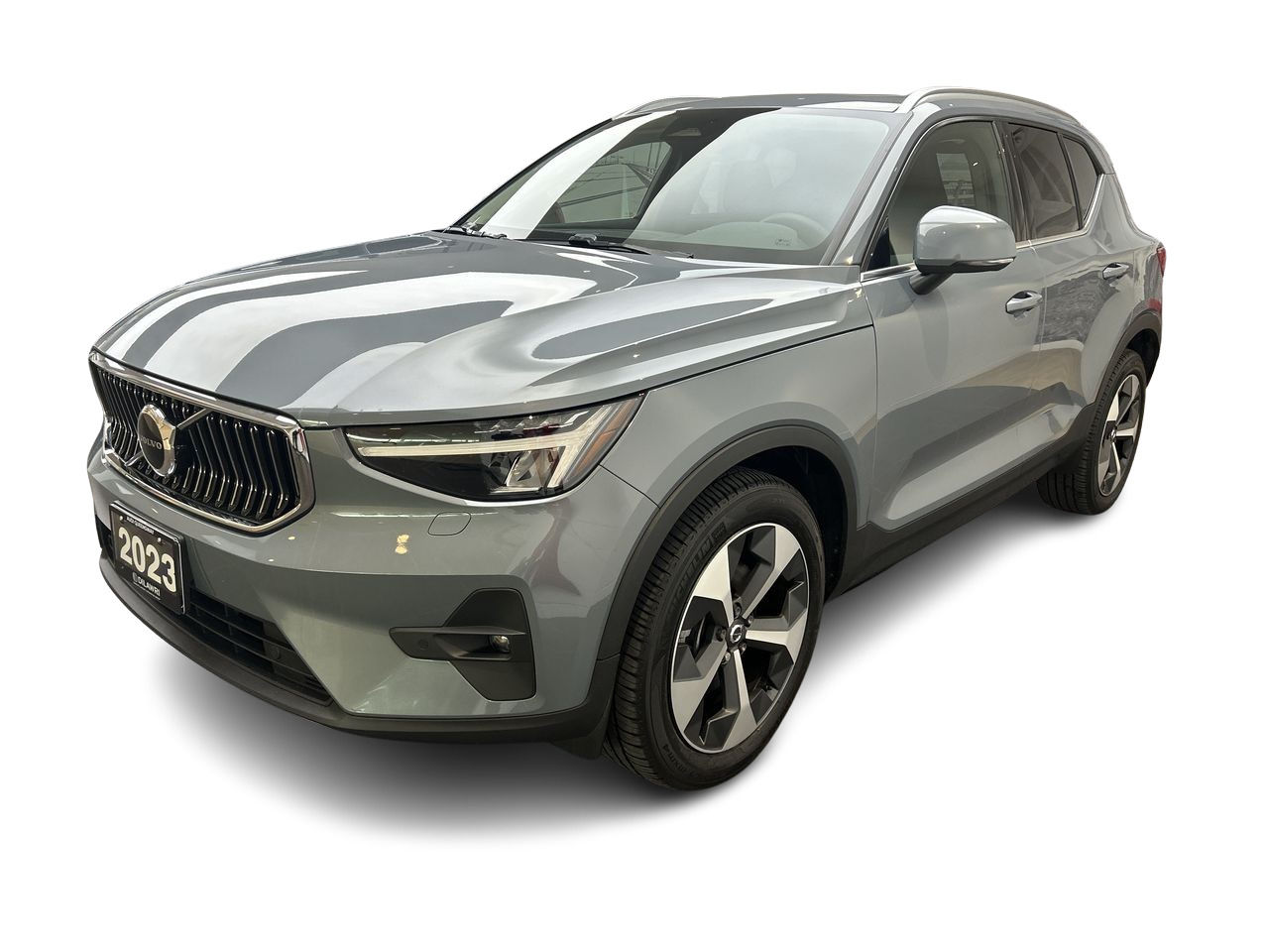 2023 Volvo XC40 in Toronto, Ontario
