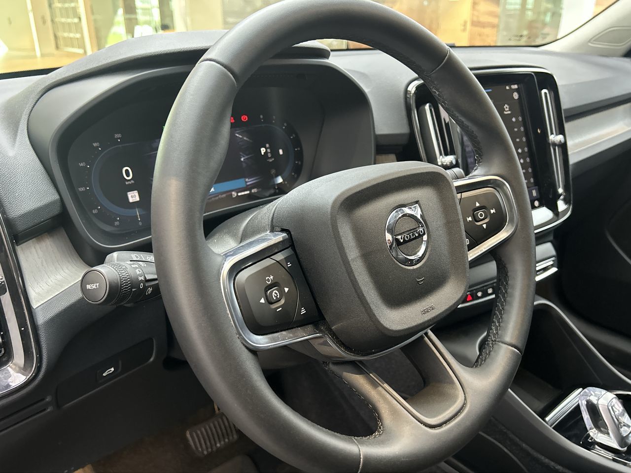 2023 Volvo XC40 in Toronto, Ontario