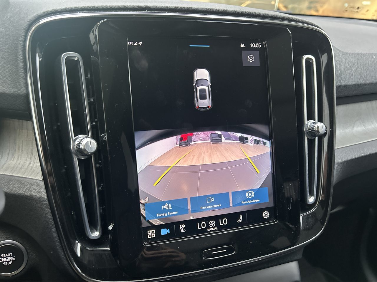 2023 Volvo XC40 in Toronto, Ontario