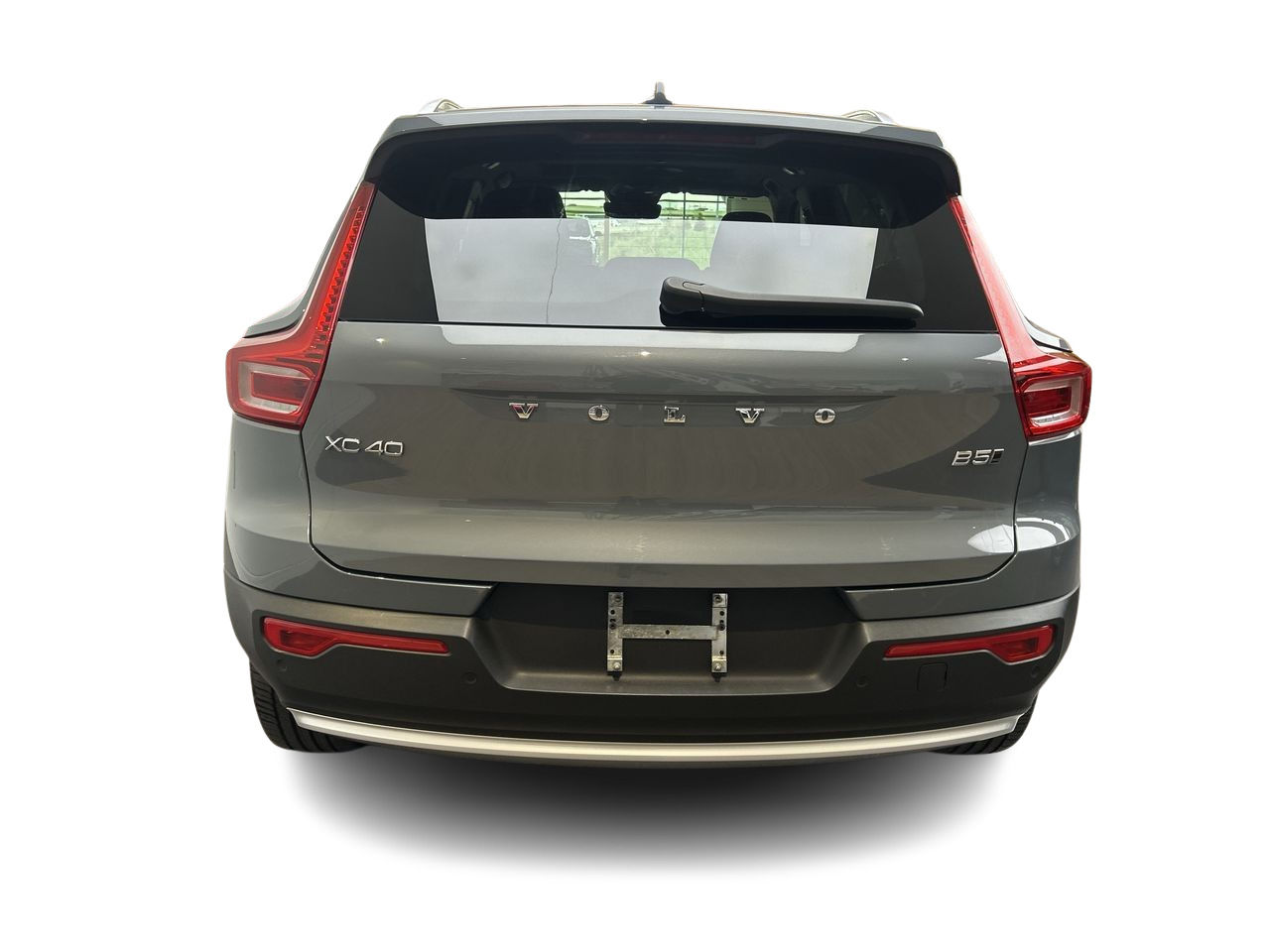 2023 Volvo XC40 in Toronto, Ontario