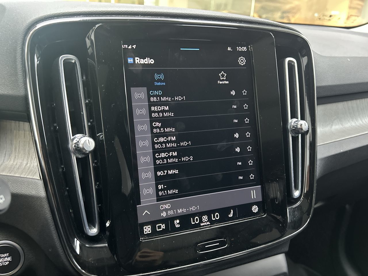 2023 Volvo XC40 in Toronto, Ontario