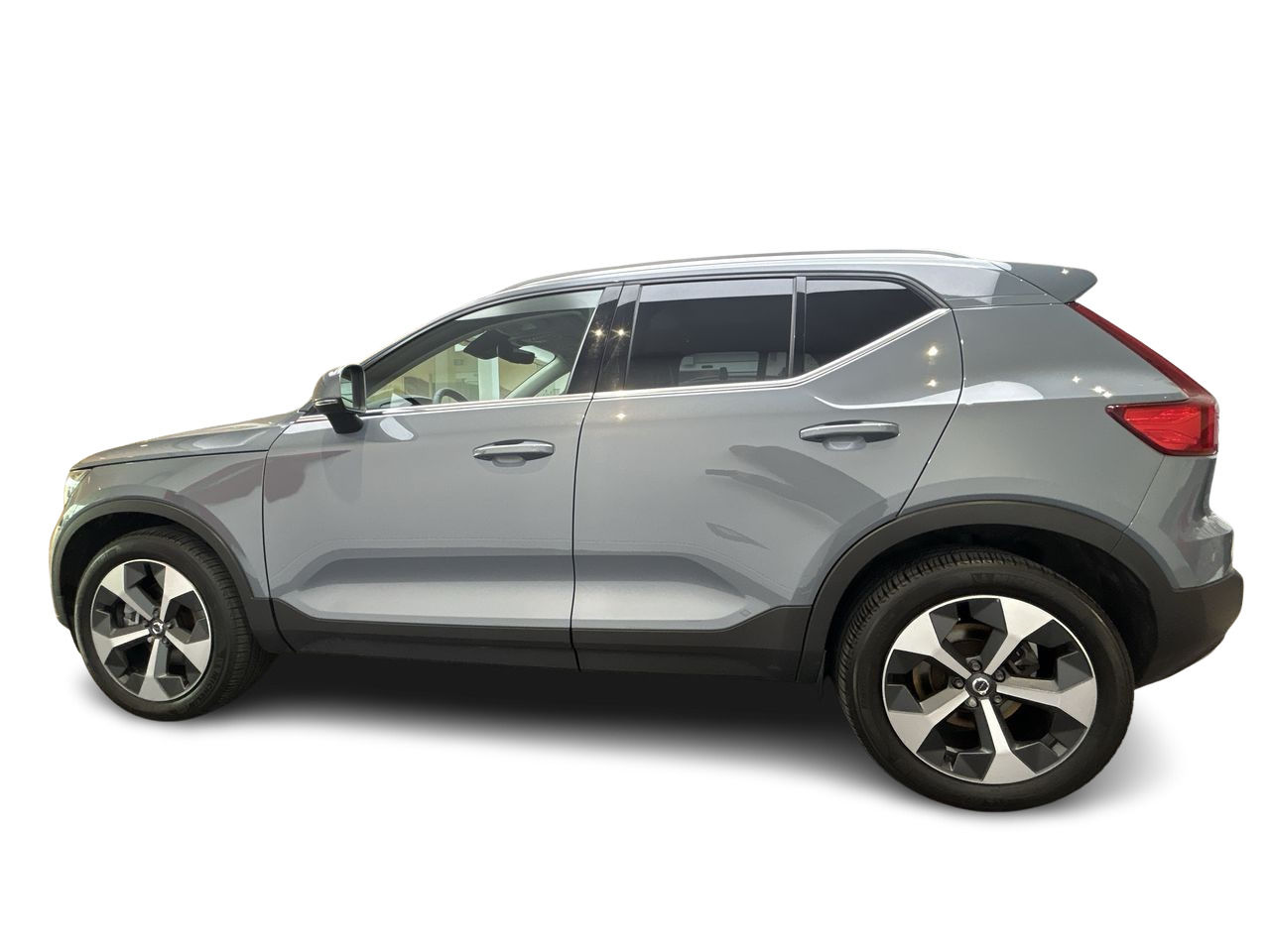 2023 Volvo XC40 in Toronto, Ontario