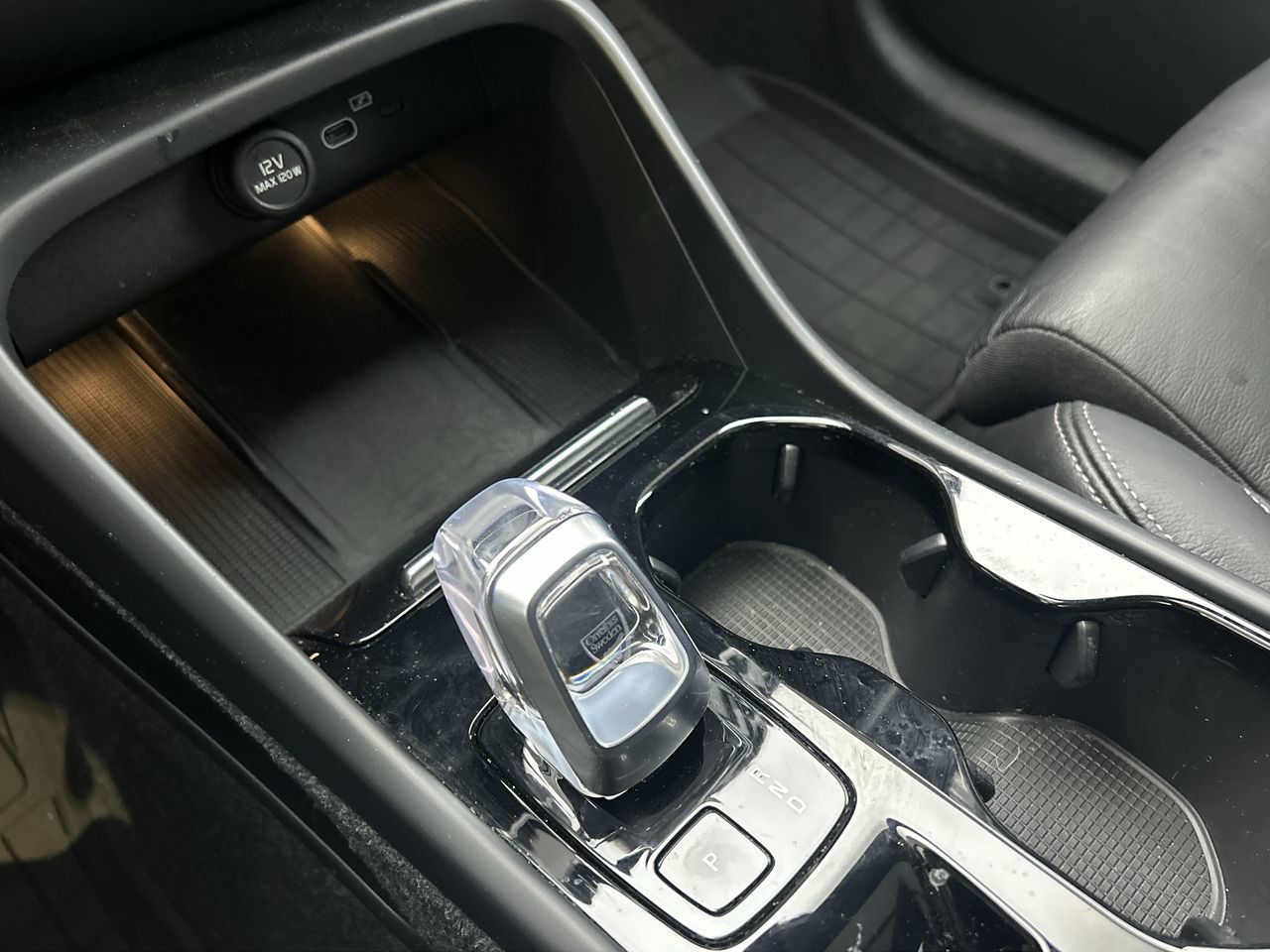 2023 Volvo XC40 in Toronto, Ontario