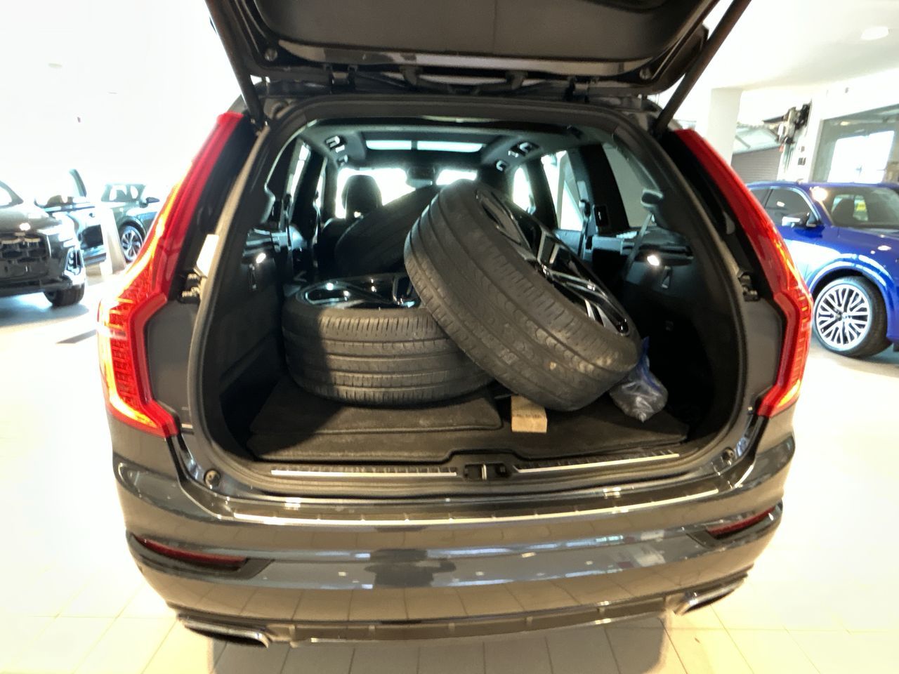 2020 Volvo XC90 in Toronto, Ontario
