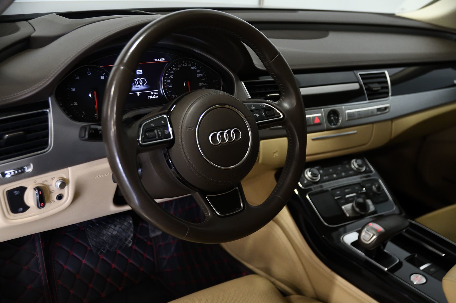 2017 Audi A8 in St-Bruno, Quebec