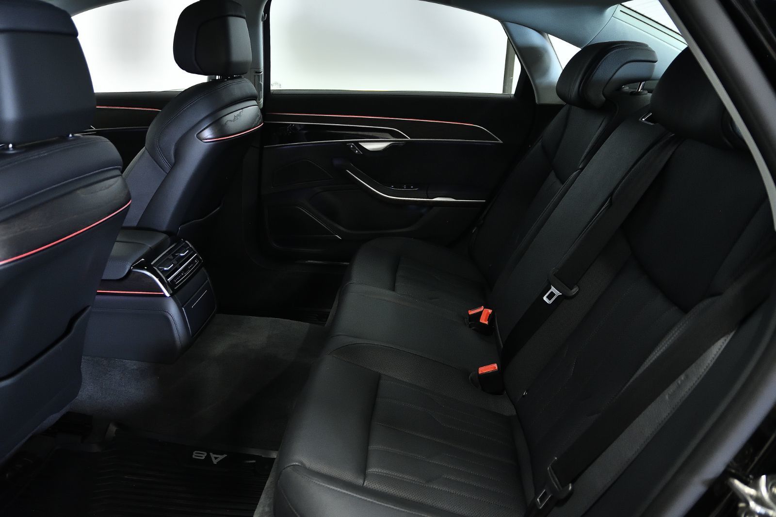 2024 Audi A8 in St-Bruno, Quebec