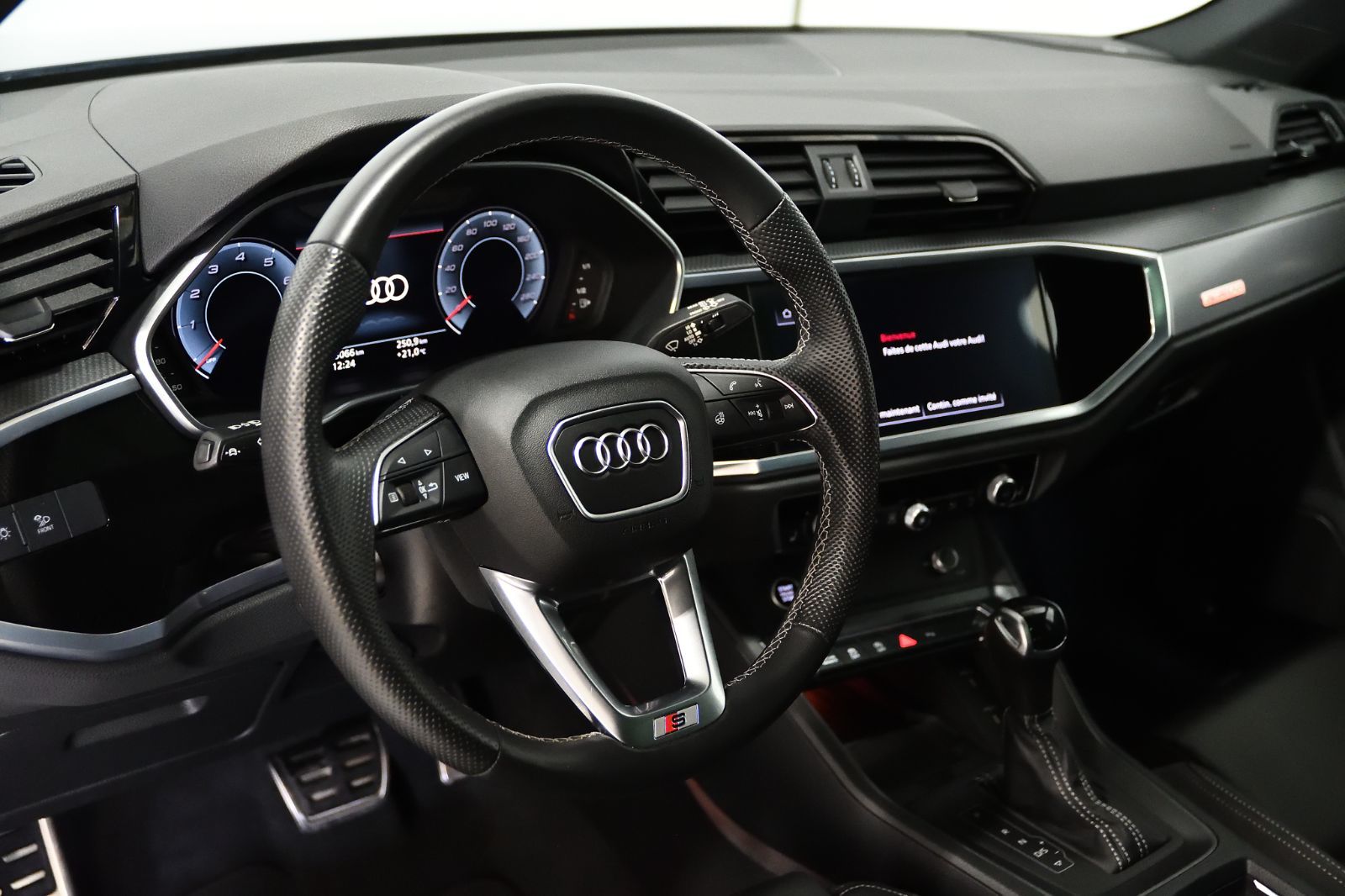 Audi Q3  2023 à St-Bruno, Québec