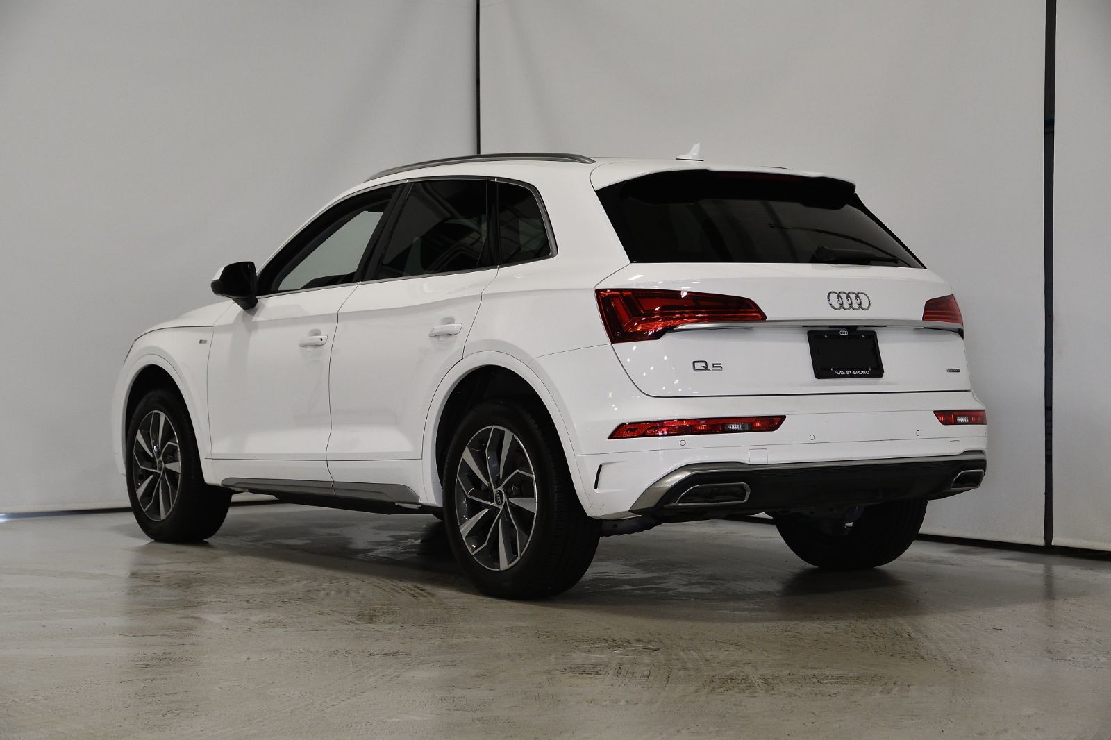 Audi Q5  2023 à St-Bruno, Québec
