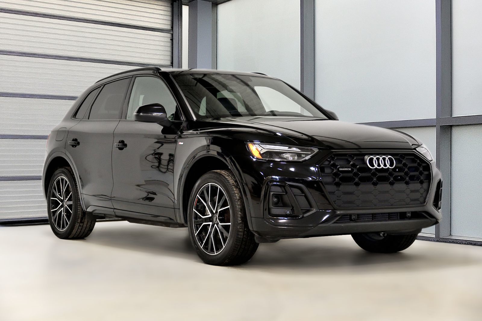 2023 Audi Q5 Progressiv S-Line / Black Package / Carplay /