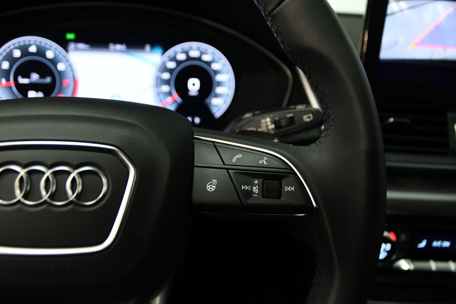 Audi Q5  2024 à St-Bruno, Québec