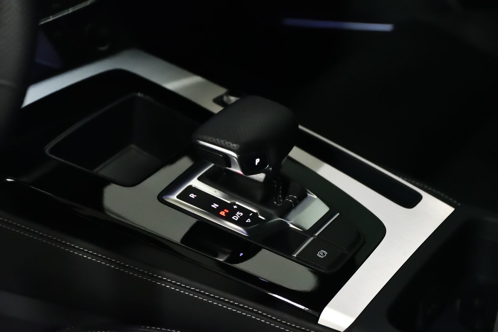 Audi Q5  2024 à St-Bruno, Québec