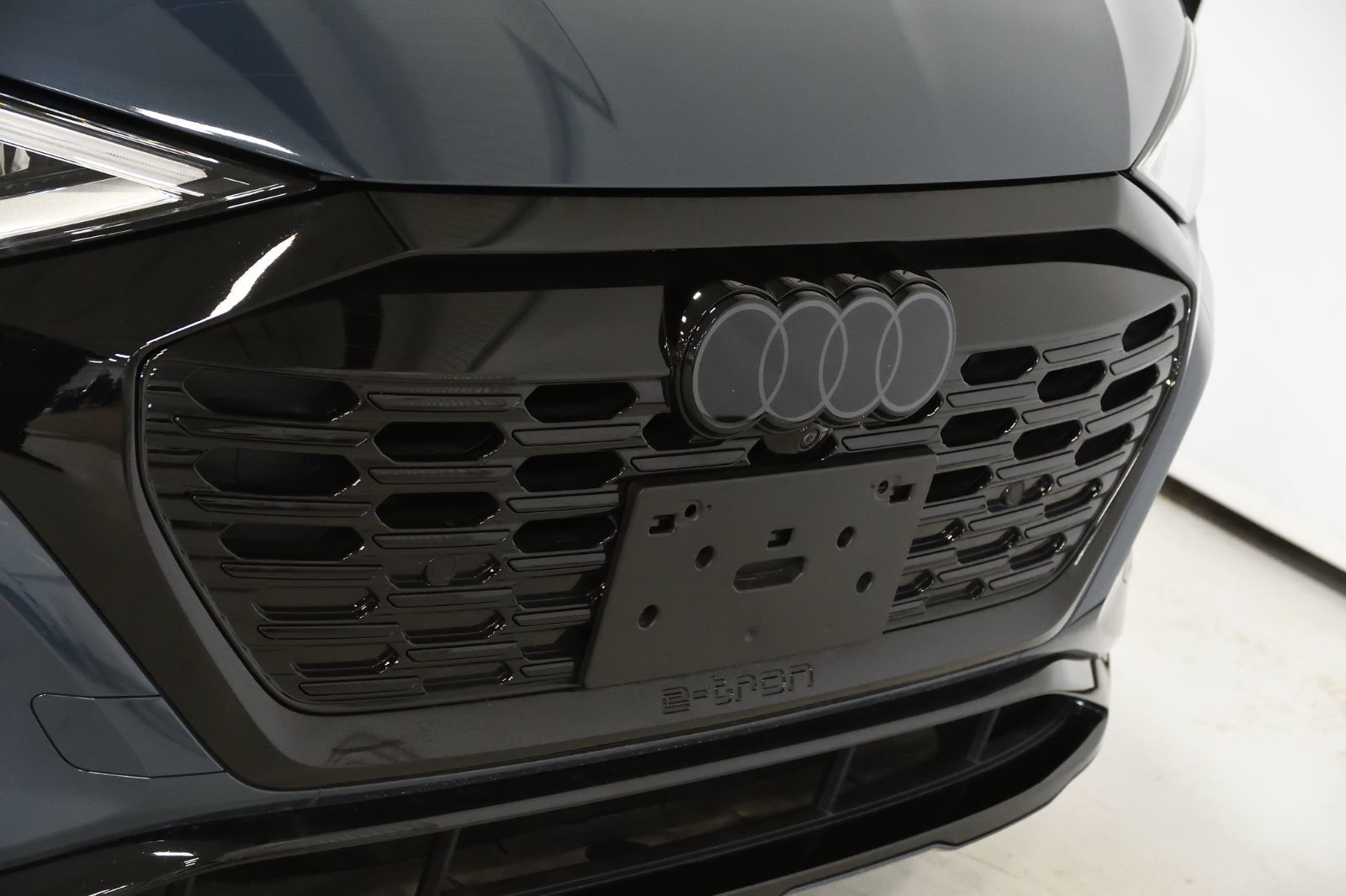 2024 Audi Q8 e-tron Sportback in St-Bruno, Quebec