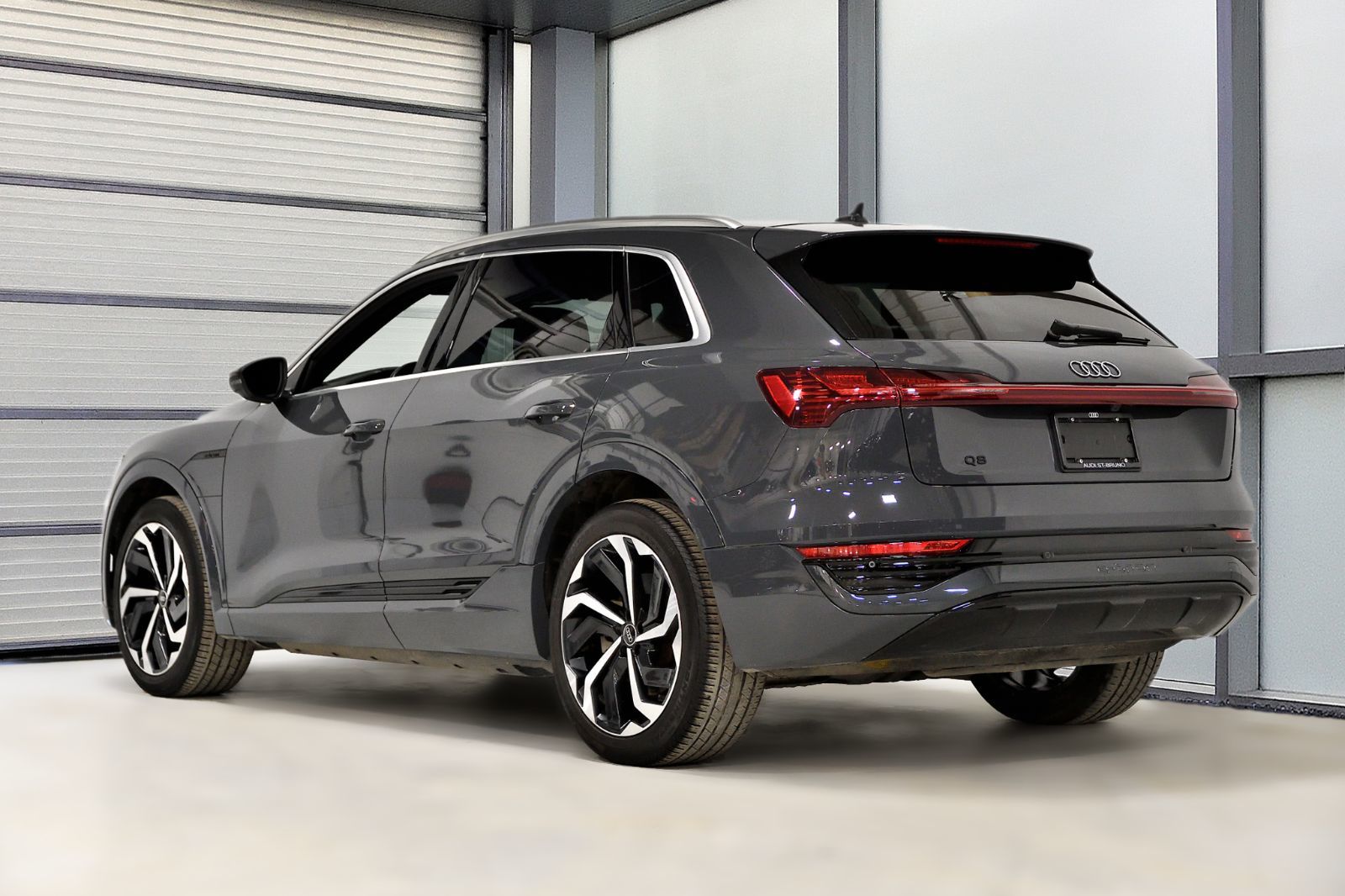 Audi Q8 e-tron  2024 à St-Bruno, Québec