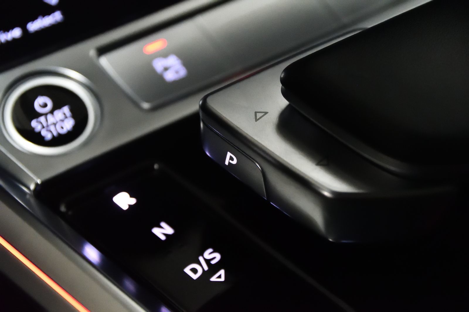 Audi Q8 e-tron  2024 à St-Bruno, Québec