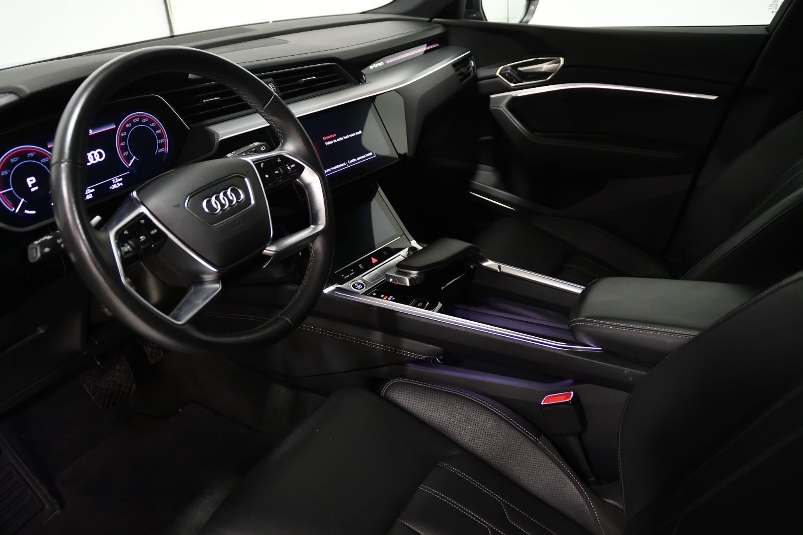 Audi Q8 e-tron  2024 à St-Bruno, Québec