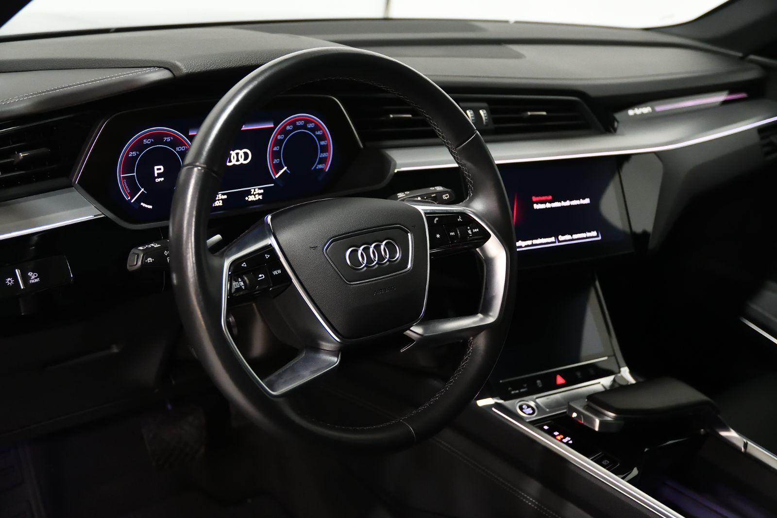 Audi Q8 e-tron  2024 à St-Bruno, Québec