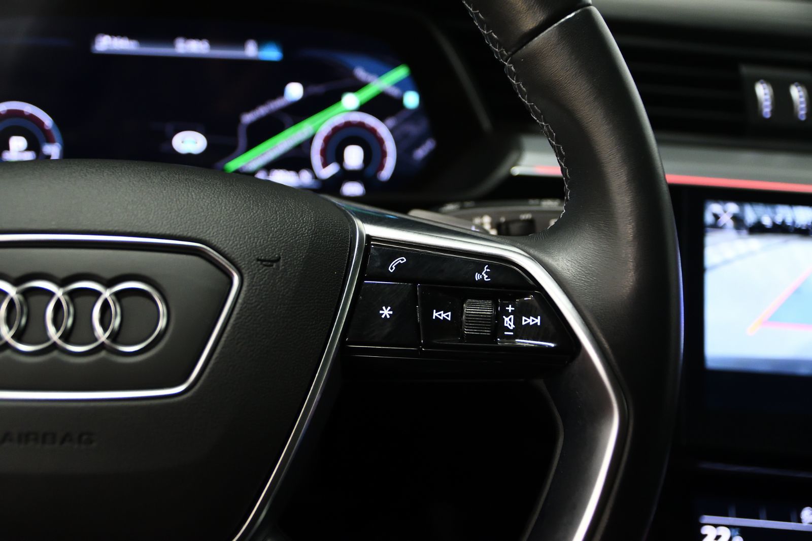 Audi Q8 e-tron  2024 à St-Bruno, Québec