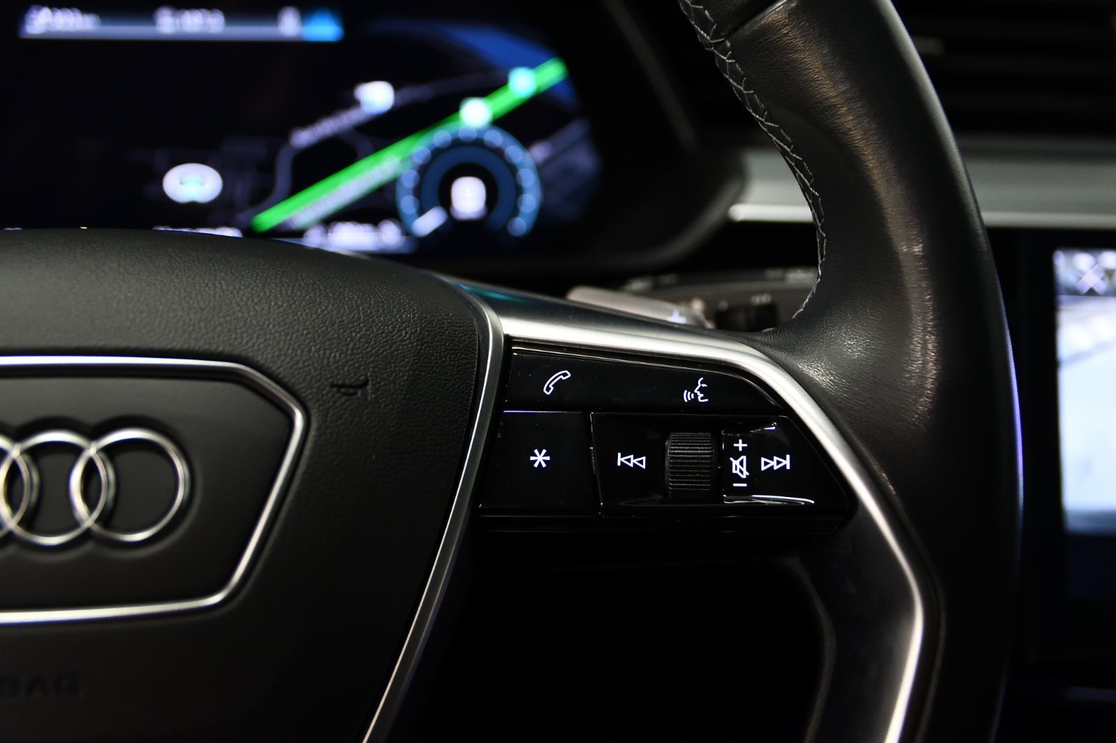 Audi Q8 e-tron  2024 à St-Bruno, Québec