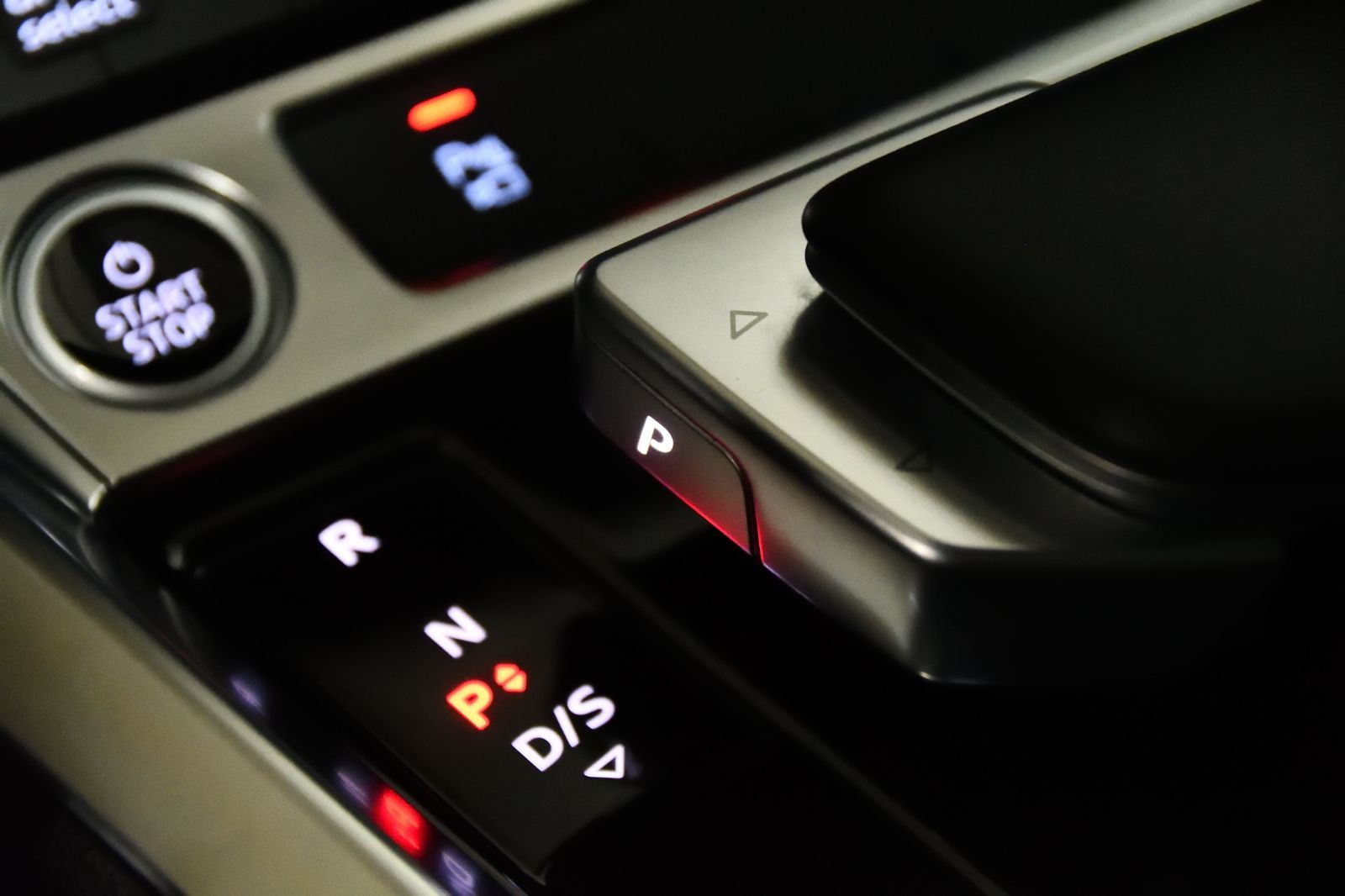 Audi Q8 e-tron  2024 à St-Bruno, Québec