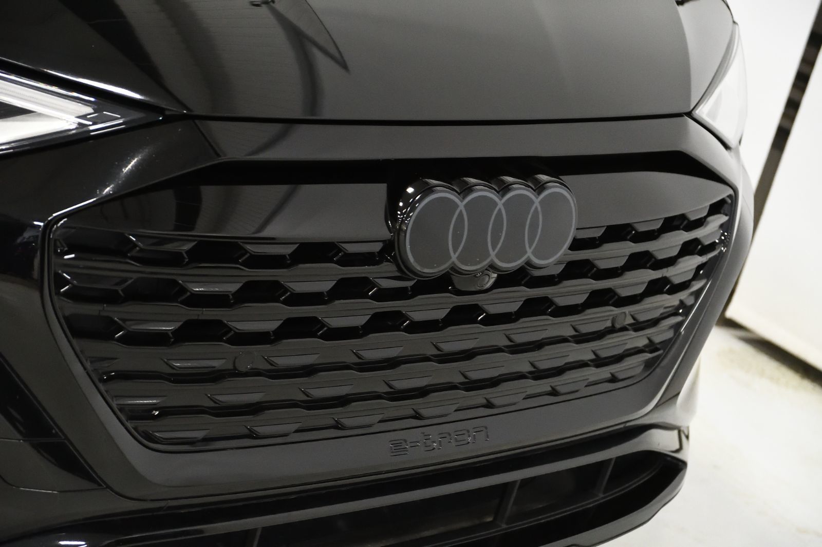 Audi Q8 e-tron  2024 à St-Bruno, Québec