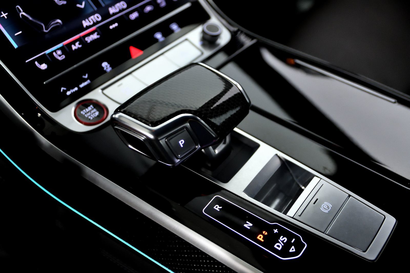 2021 Audi S8 in St-Bruno, Quebec